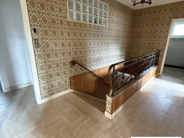MAISON SUR SOUS-SOL DE PLAIN PIED PROCHE DU CENTRE DE SULLY SUR