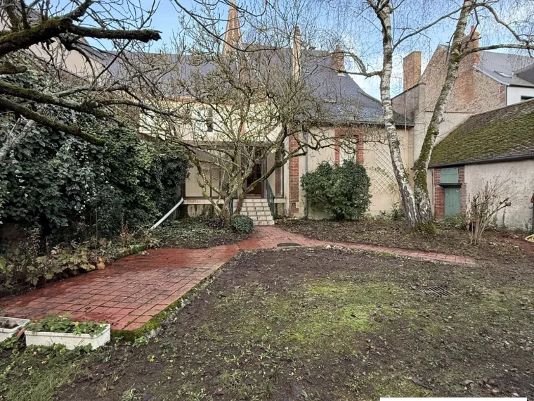 Maison de ville avec dépendances et maison d’amis