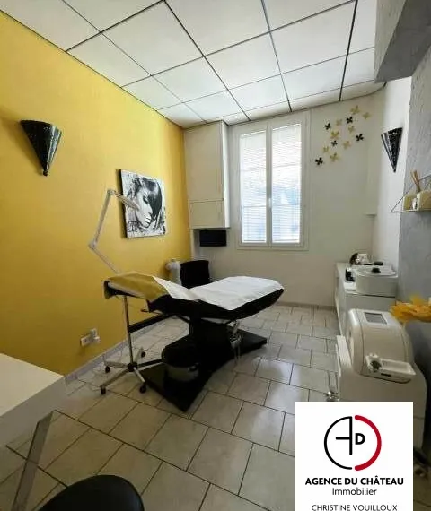 L’AGENCE DU CHATEAU VOUS PROPOSE UN SUBERBE PAS DE PORTE EN PLEI