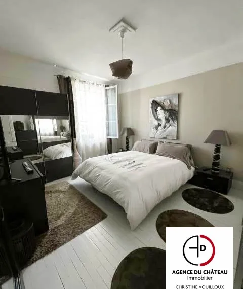 L’AGENCE DU CHATEAU VOUS PROPOSE UN SUBERBE PAS DE PORTE EN PLEI