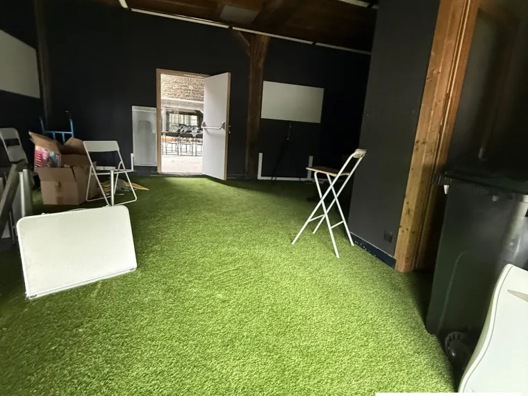 LOCAL ATYPIQUE DE 570M² AUX BORDS DE LOIRE