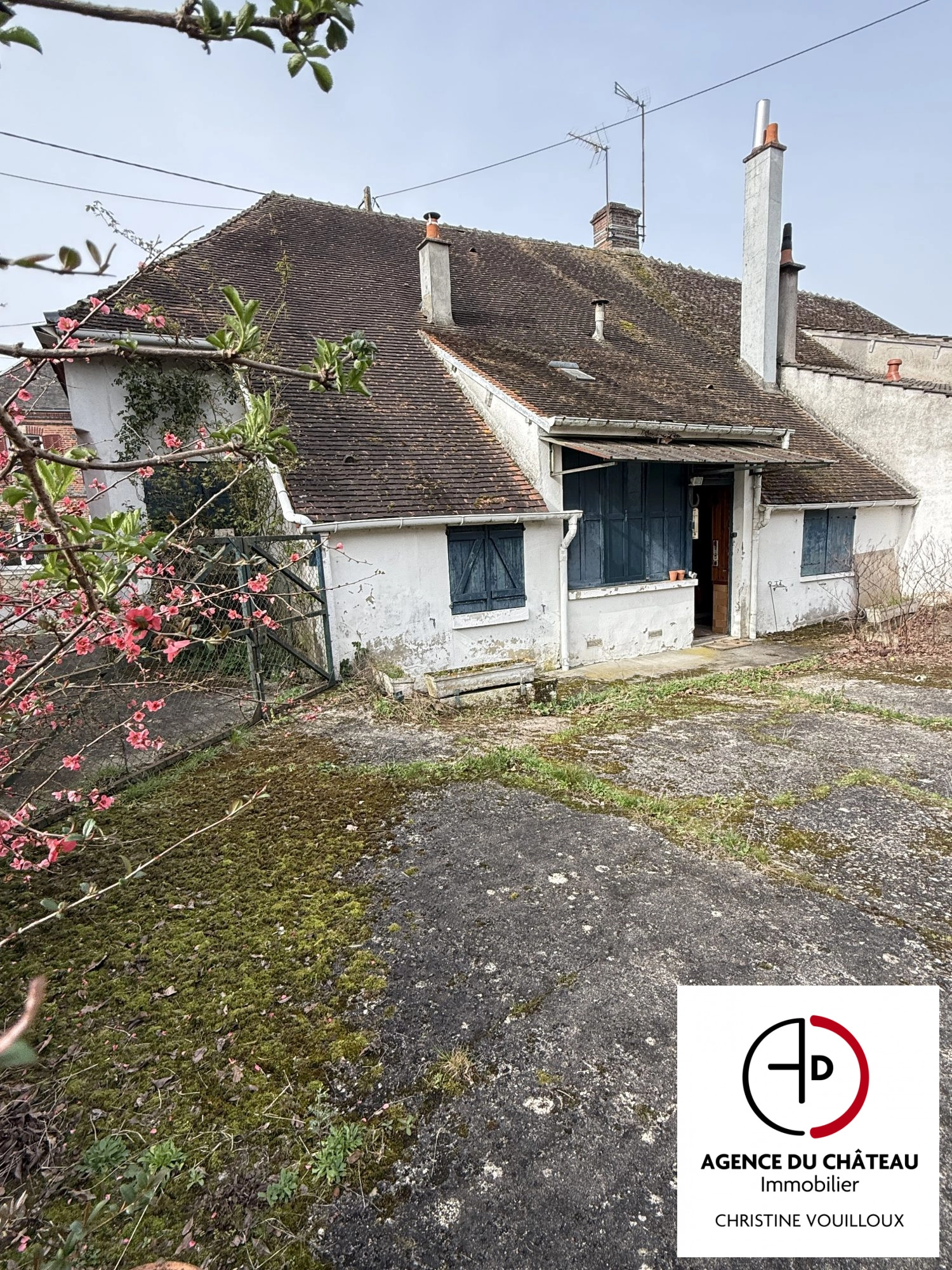 Maison ancienne à rénover à Cerdon avec jardin — 2