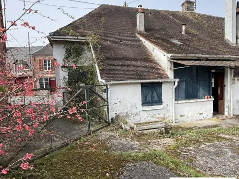Maison ancienne à rénover à Cerdon avec jardin — 23