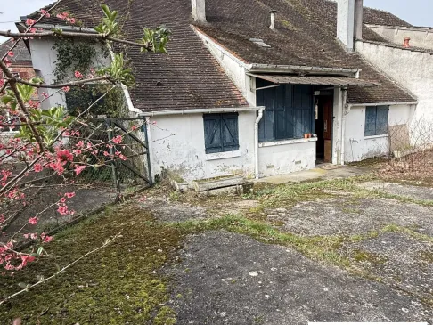 Maison ancienne à rénover à Cerdon avec jardin — 5
