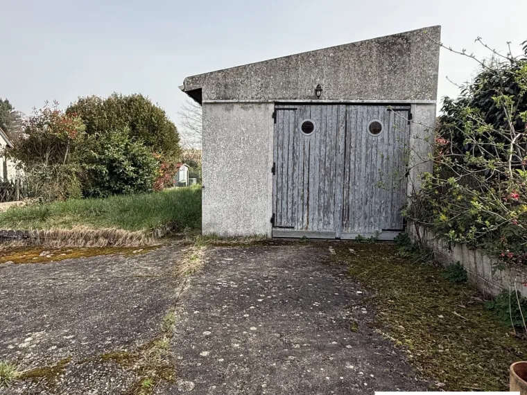 Maison ancienne à rénover à Cerdon avec jardin
