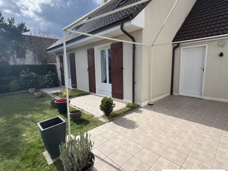 ÉLÉGANCE ET CONFORT : MAISON PAISIBLE À ST PÈRE SUR LOIRE