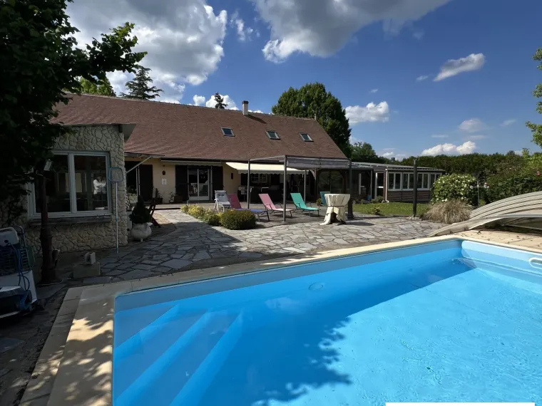 PROPRIETE EXCEPTIONNELLE AU COEUR DE LA FORET A BOUZY LA FORET