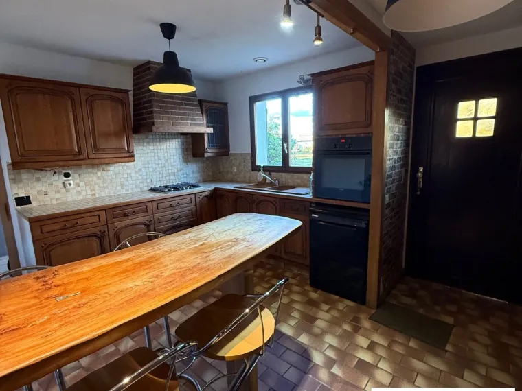 Entre Sully et St Benoit sur Loire Maison sur grand terrain