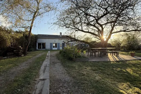 Entre Sully et St Benoit sur Loire Maison sur grand terrain