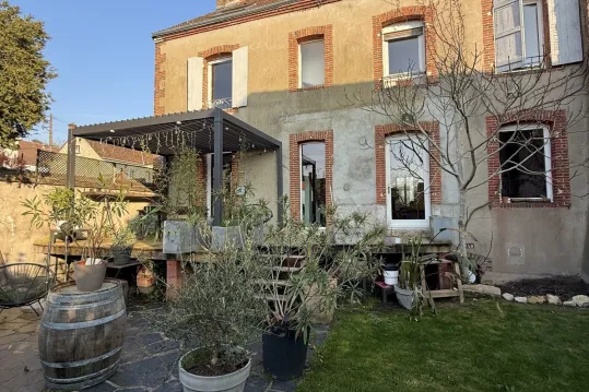 TRES BELLE MAISON DE FAMILLE CENTRE GIEN