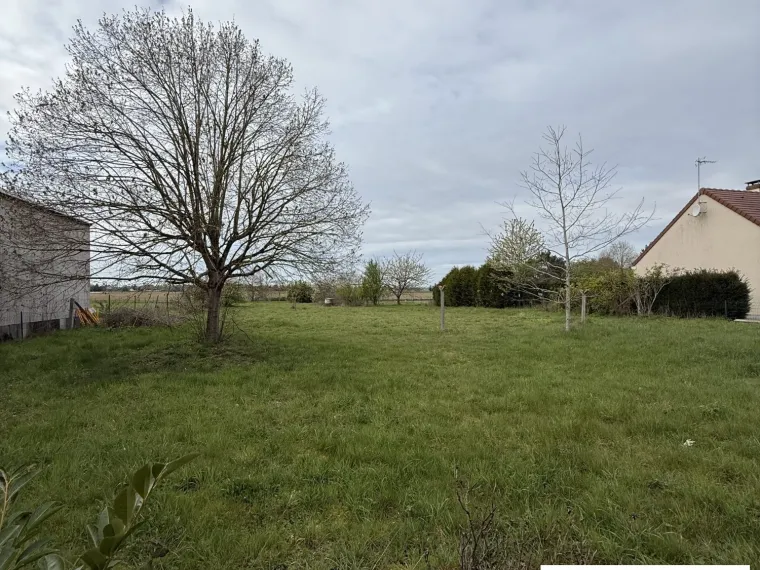 Terrain constructible au calme à St benoit sur Loire