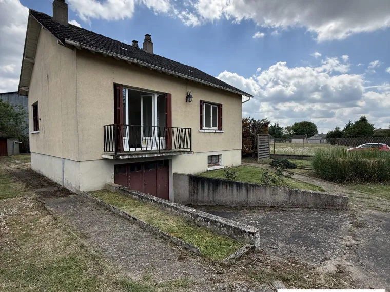 Maison sur sous-sol au calme proche commerces