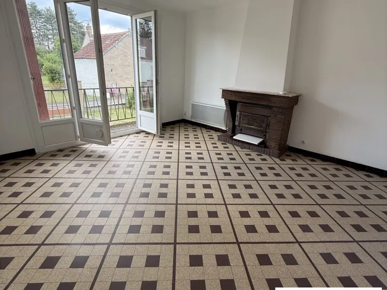 Maison sur sous-sol au calme proche commerces