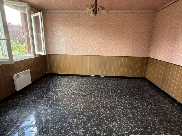 Maison sur sous-sol au calme proche commerces