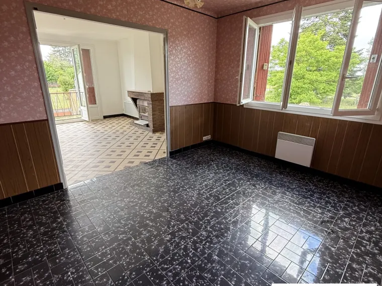 Maison sur sous-sol au calme proche commerces