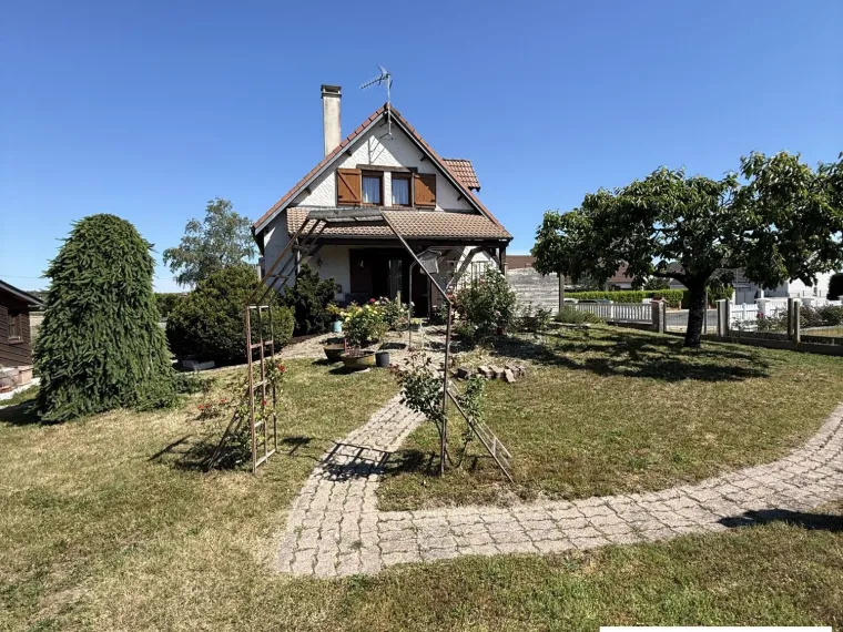 MAISON SUR SOUS-SOL EN TRES BON ETAT