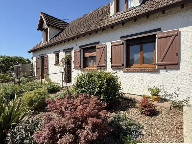 MAISON SUR SOUS-SOL EN TRES BON ETAT