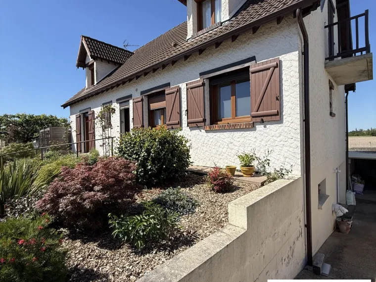 MAISON SUR SOUS-SOL EN TRES BON ETAT