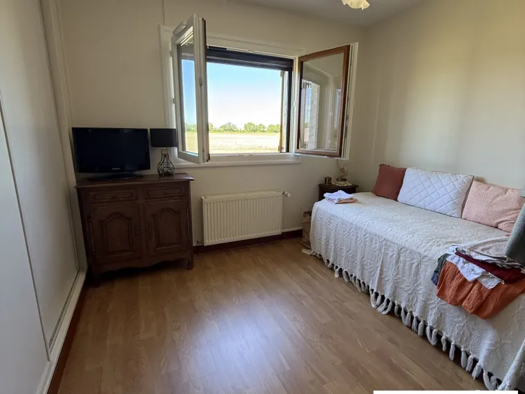 MAISON SUR SOUS-SOL EN TRES BON ETAT