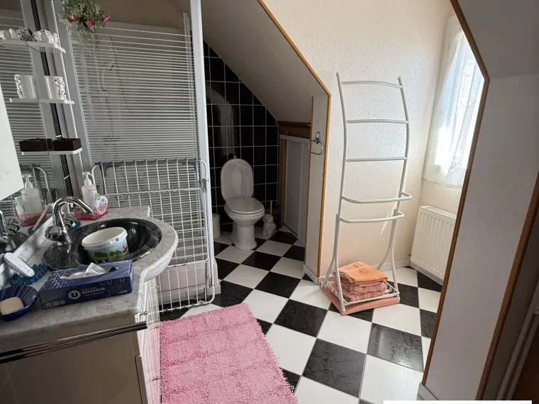 MAISON SUR SOUS-SOL EN TRES BON ETAT
