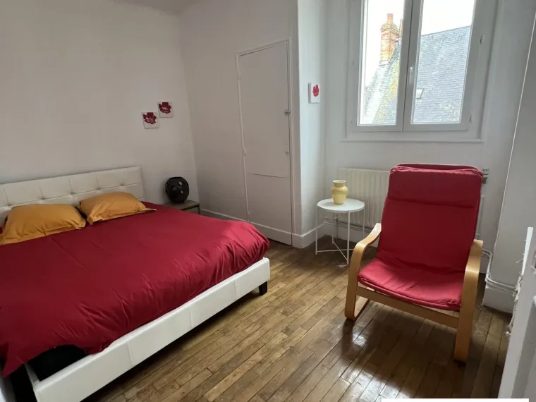 APPARTEMENT F4 TRIPLEX AU COEUR DU CENTRE VILLE DE SULLY SUR LO