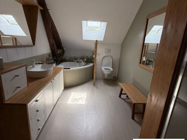 Maison de 1886 rénovée avec goût dans village de campagne