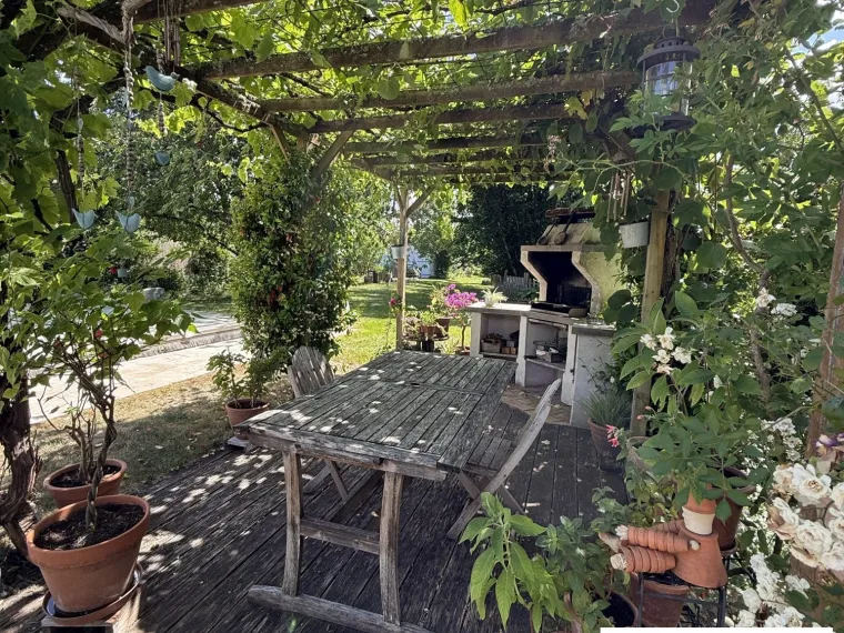 Maison de 1886 rénovée avec goût dans village de campagne