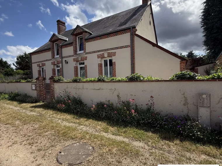 Maison de 1886 rénovée avec goût dans village de campagne