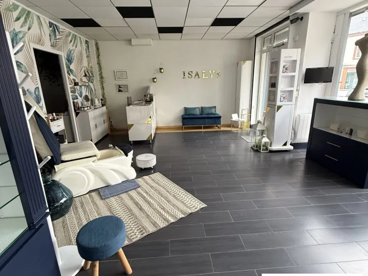 URGENT PAS DE PORTE EN PLEIN CENTRE DE SULLY SUR LOIRE