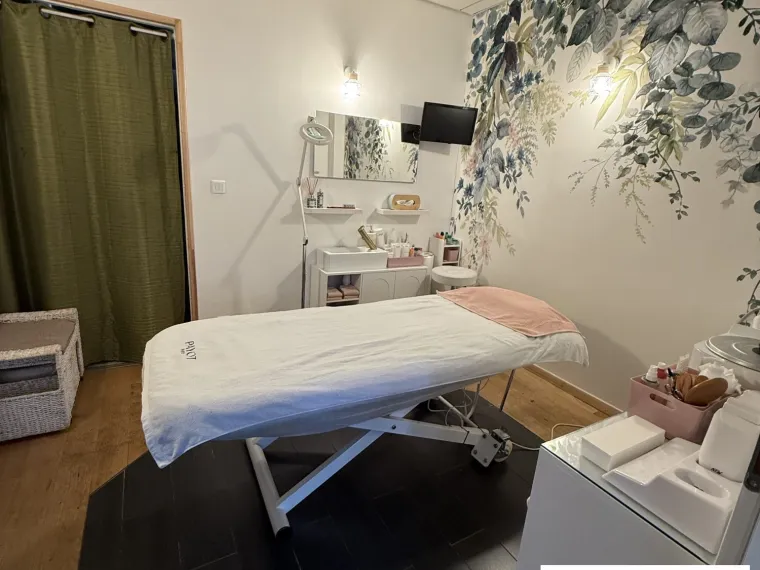 URGENT PAS DE PORTE EN PLEIN CENTRE DE SULLY SUR LOIRE