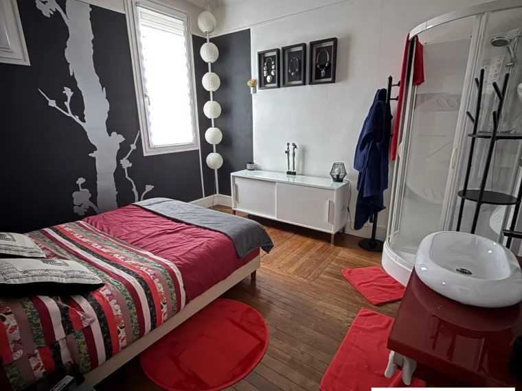 URGENT PAS DE PORTE EN PLEIN CENTRE DE SULLY SUR LOIRE