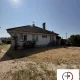 Maison de plain pieds dans village de campagne