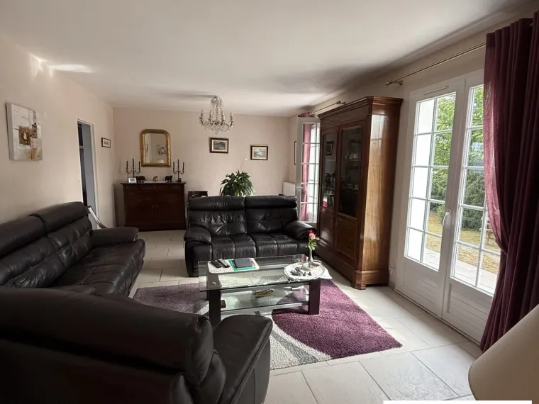 Maison sur sous-sol en très bon état