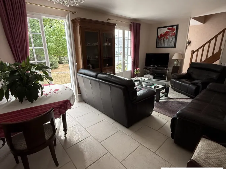 Maison sur sous-sol en très bon état