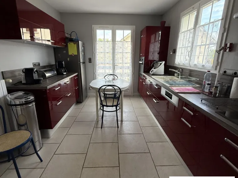 Maison sur sous-sol en très bon état