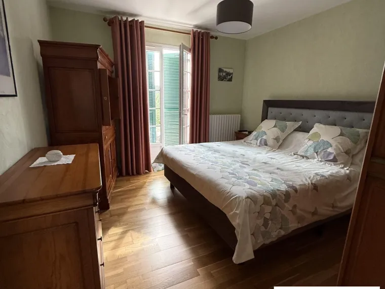 Maison sur sous-sol en très bon état
