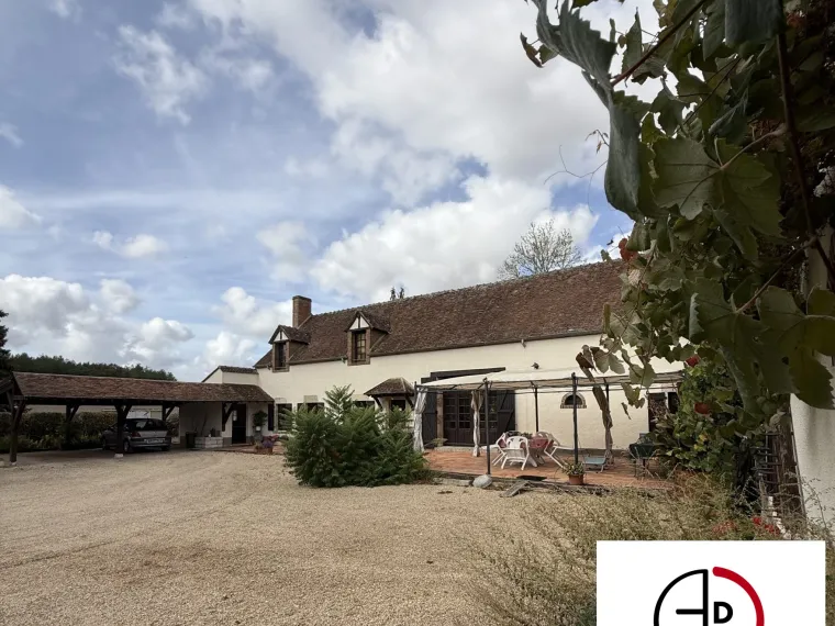 BELLE FERME RENOVEE EN 1981 SUR 2.7 HECTARES