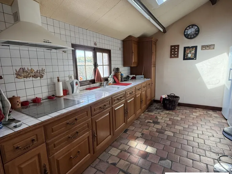 BELLE FERME RENOVEE EN 1981 SUR 2.7 HECTARES