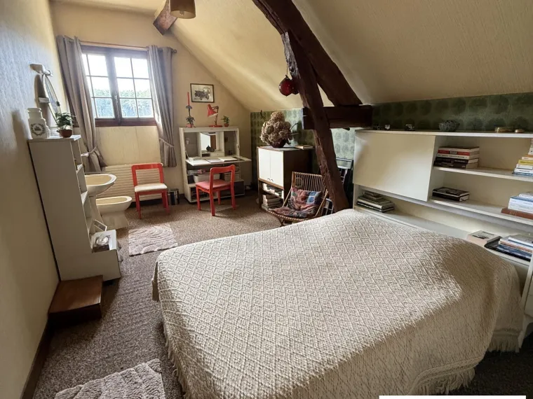 BELLE FERME RENOVEE EN 1981 SUR 2.7 HECTARES