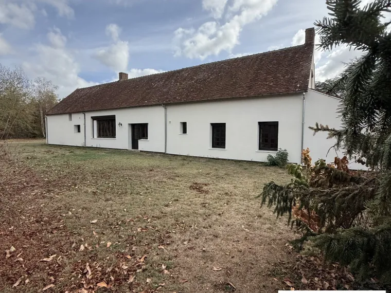 BELLE FERME RENOVEE EN 1981 SUR 2.7 HECTARES
