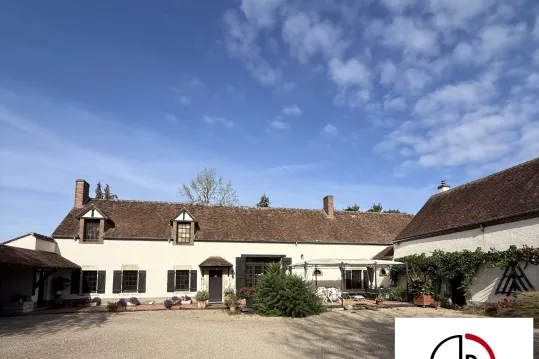 BELLE FERME RENOVEE EN 1981 SUR 2.7 HECTARES