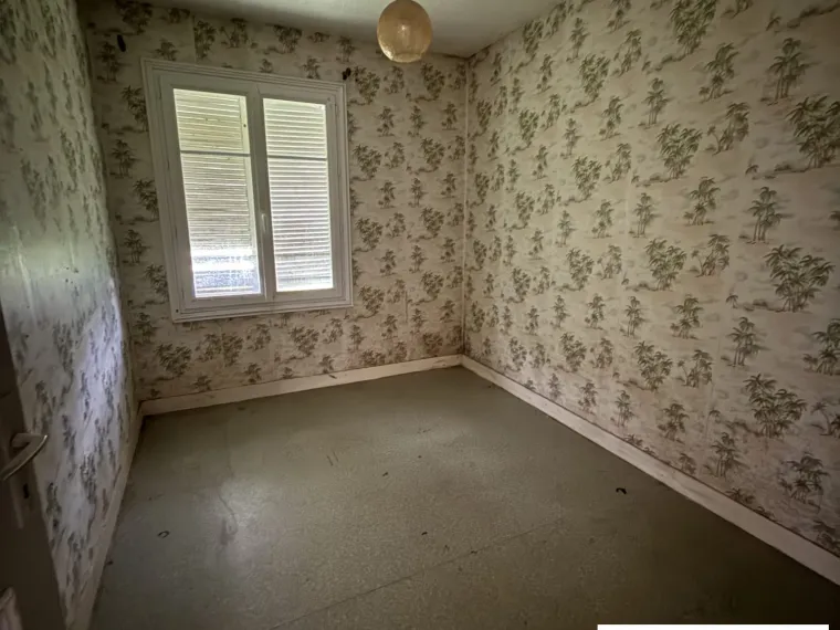 MAISON SUR VIDE SANITAIRE A RENOVER