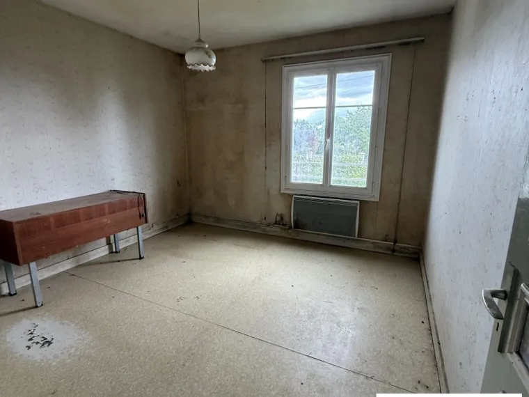 MAISON SUR VIDE SANITAIRE A RENOVER