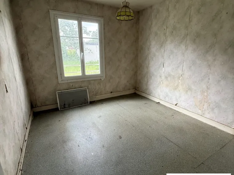 MAISON SUR VIDE SANITAIRE A RENOVER