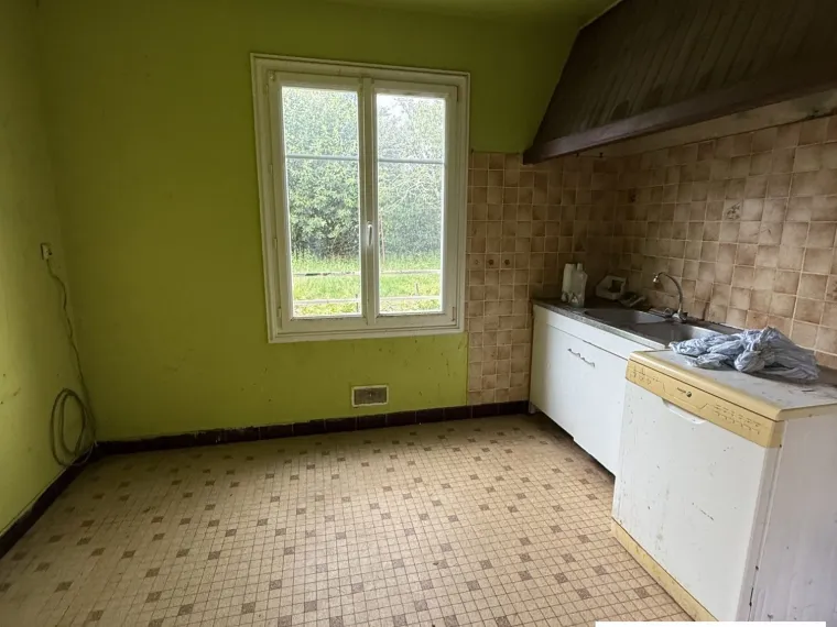 MAISON SUR VIDE SANITAIRE A RENOVER