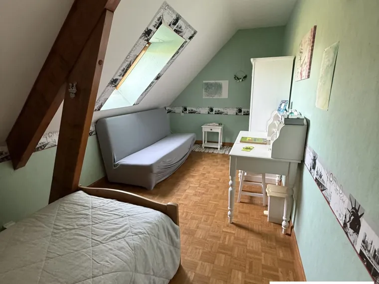 Beau pavillon avec jardin paysagé