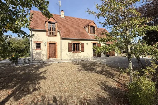 Beau pavillon avec jardin paysagé