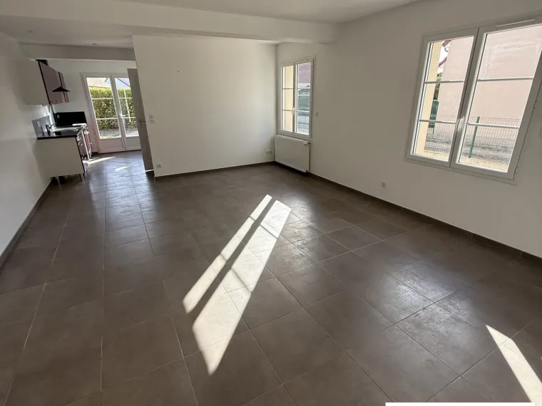 Maison F3 récente avec jardin